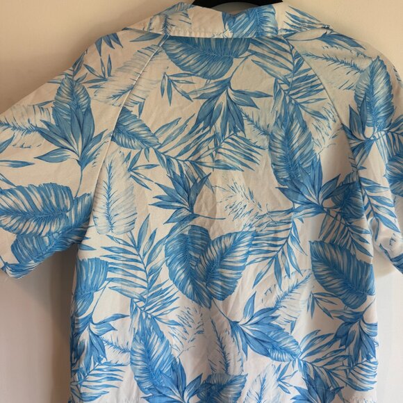 Blue Hawaiian Camp Button-Down Short Sleeve Shirt - Picture 8 of 9